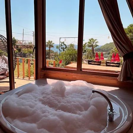 Bed & Breakfast Karaoz Lighthouse Bungalow *